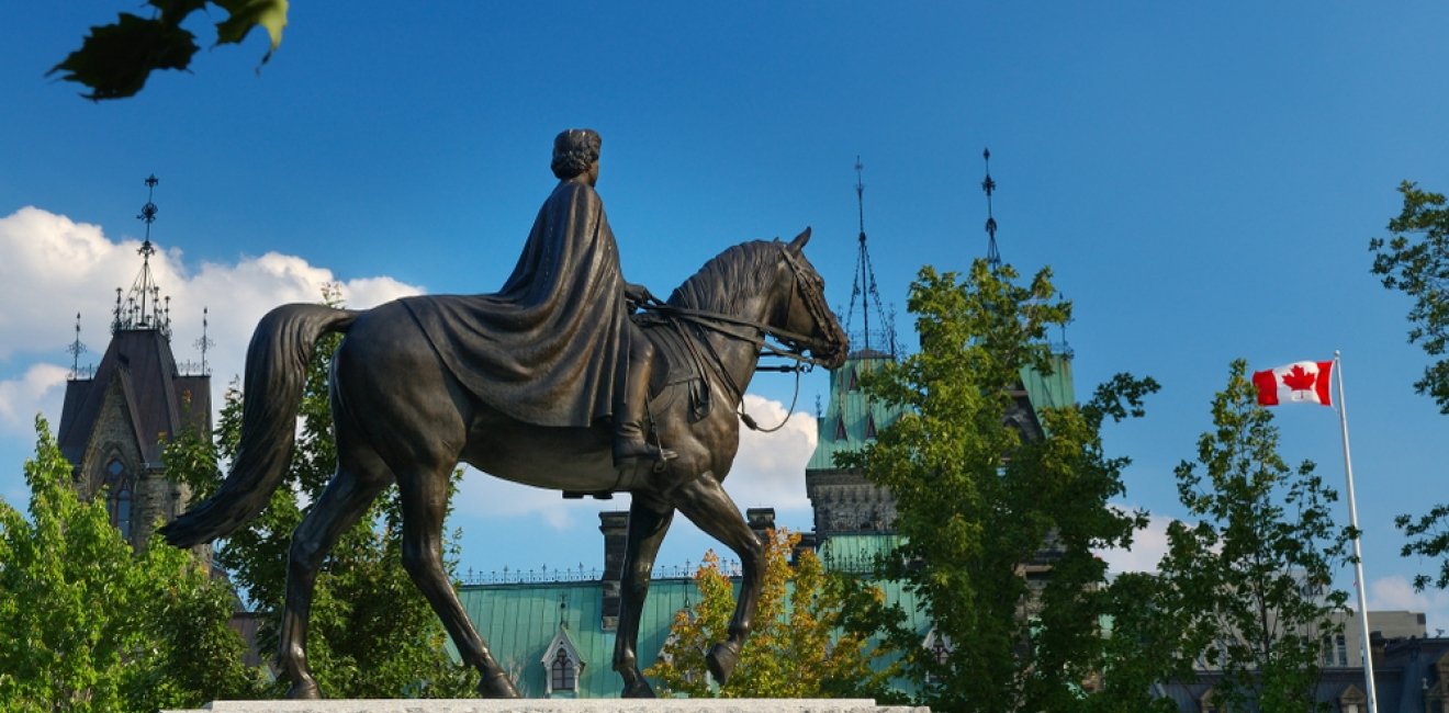 Queen Elizabeth Statue in Ottawa