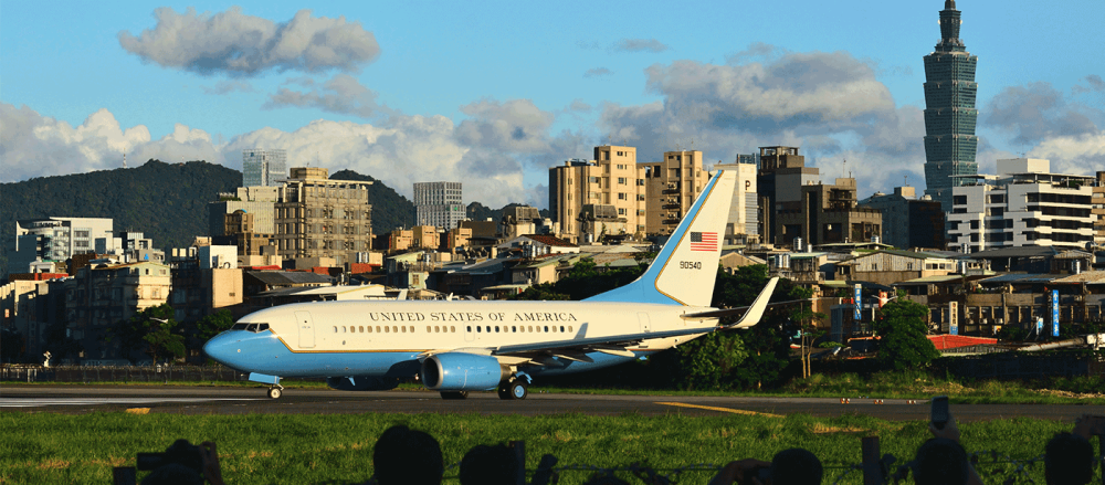 Plane in Taipei