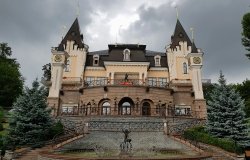 Kyiv Academic Puppet Theatre building exterior