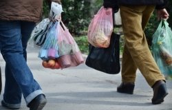 Picture: People shopping with plastic bags