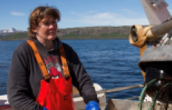 Icelandic seawoman fishing for lumpfish