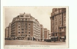 Historic postcard of Parisian street